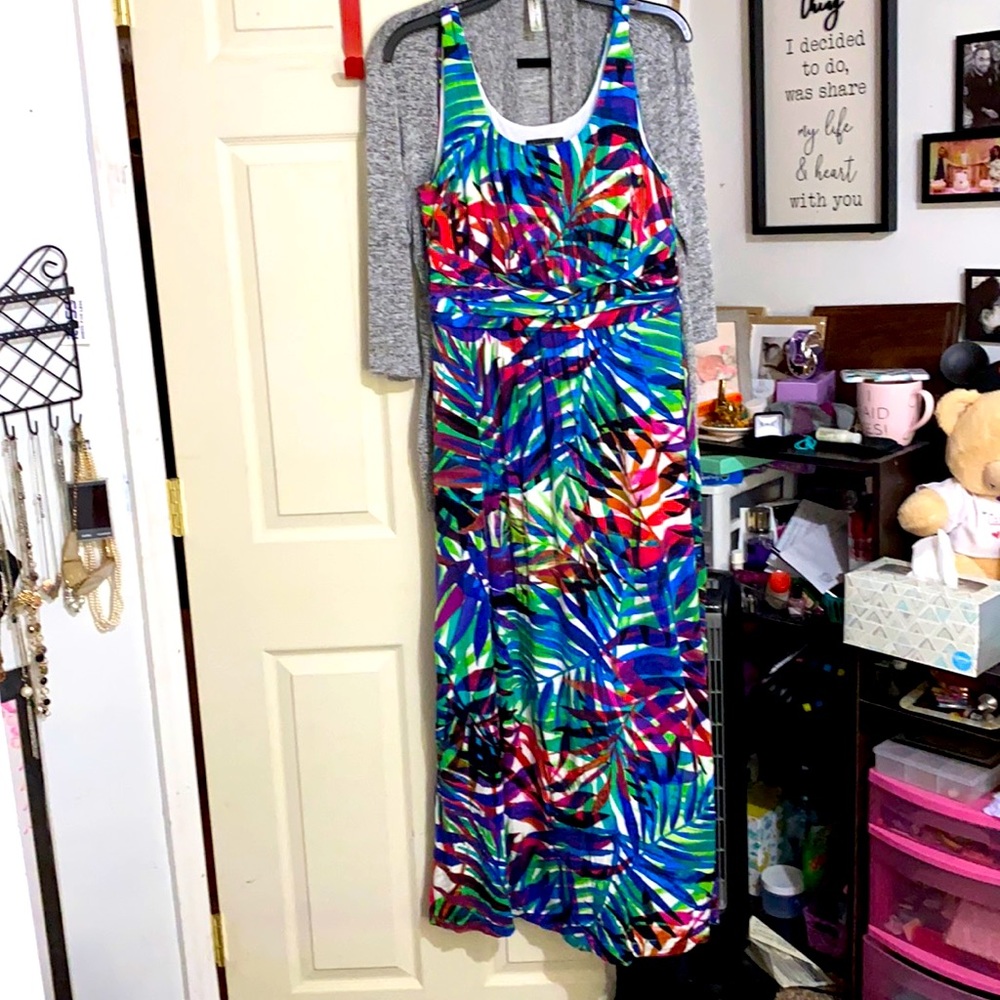 Great tropical maxi dress!